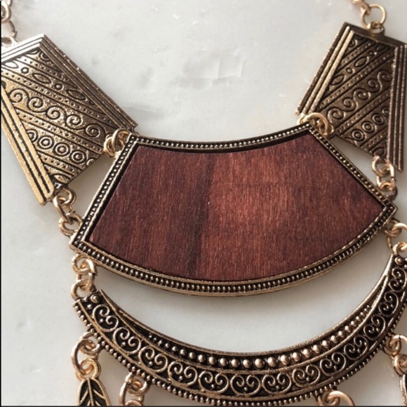 Wood Panel Necklace - Picture 3 of 4